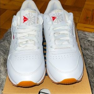Reebok Classics women, white size 6